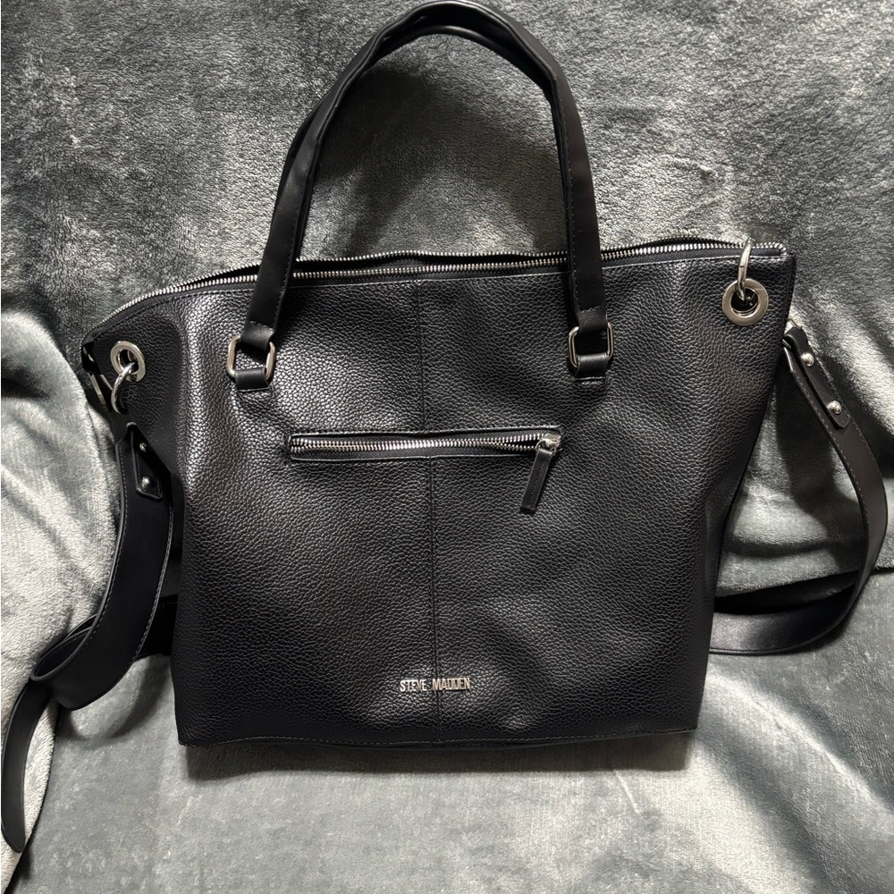 Brand New Steve Madden pebbled leather crossbody shoulder purse, black
